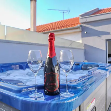 Viktor Apartman Zára